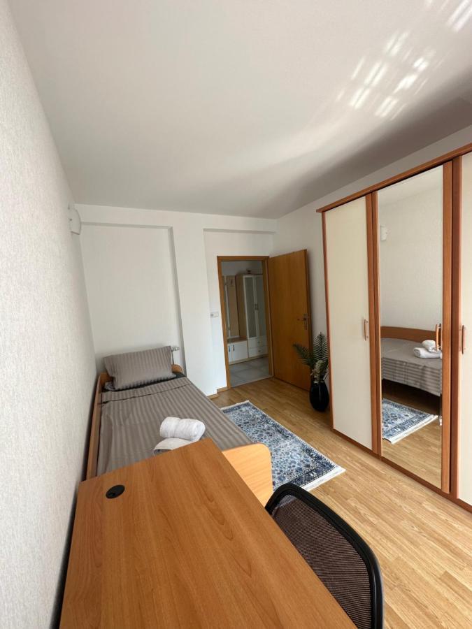 Spacious 3-Bedroom Condo Next To City Center Pristina Exterior foto