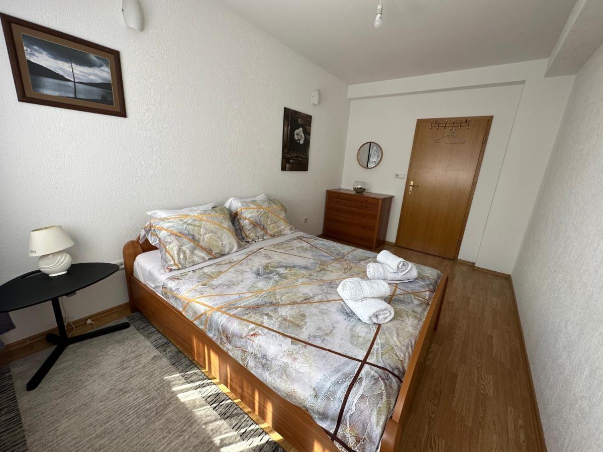 Spacious 3-Bedroom Condo Next To City Center Pristina Exterior foto